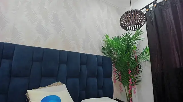 Ammy Connor1 online show from 12-19-25, 08:44