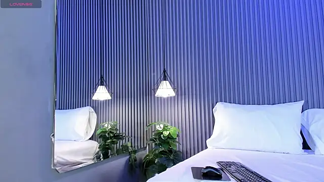 MaluDiaz online show from 10-15-25, 05:10