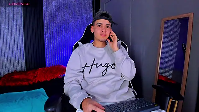 Mike 0233  online show from 03-07-25, 04:13