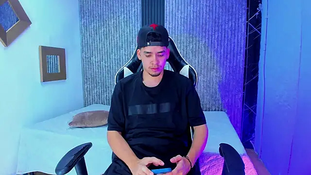 Mike 0233  online show from 01-11-26, 05:47