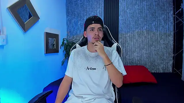 Mike 0233  online show from 01-14-26, 04:27