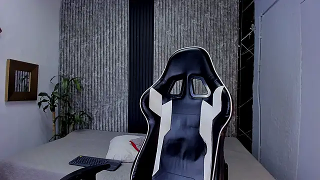 Mike 0233  online show from 10-03-25, 05:42