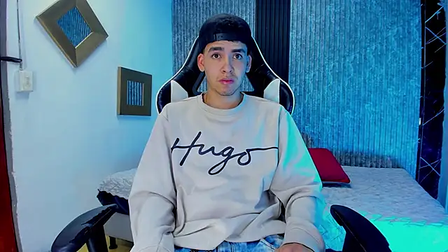 Mike 0233  online show from 12-05-25, 05:06