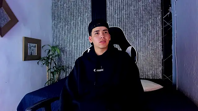 Mike 0233  online show from 09-09-25, 04:44