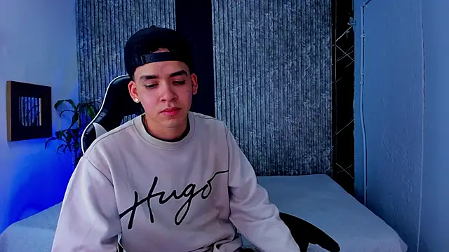 Mike 0233  online show from 09-14-25, 04:13