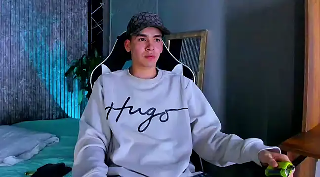 Mike 0233  online show from 03-22-25, 04:24