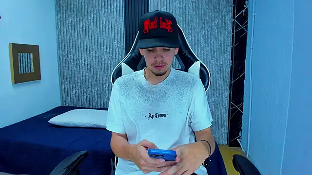 Mike 0233  online show from 01-09-26, 05:14