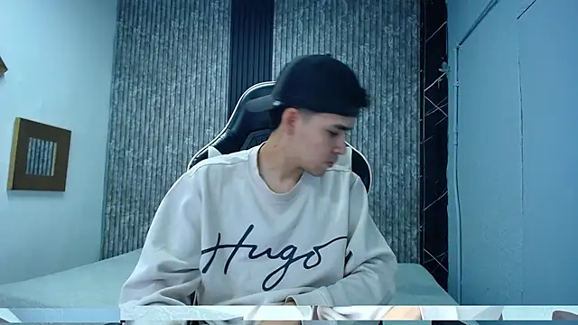 Mike 0233  online show from 11-22-25, 04:11