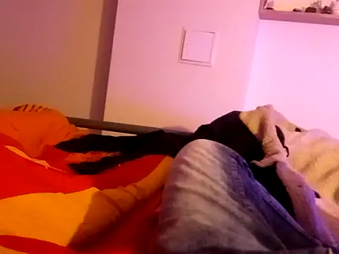 Snapshot of Franc113 chatting on 11-03-25, 09:07 Franc113 online show from 11-03-25, 09:07