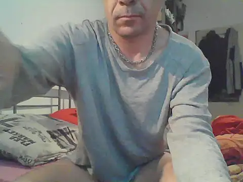 Snapshot of Franc113 chatting on 11-17-25, 09:13 Franc113 online show from 11-17-25, 09:13