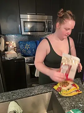 Snapshot of GingerSnap33 chatting on 05-18-26, 10:14 GingerSnap33 online show from 05-18-26, 10:14