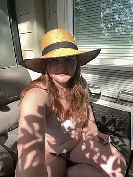 Snapshot of GingerSnap33 chatting on 05-01-26, 11:43 GingerSnap33 online show from 05-01-26, 11:43