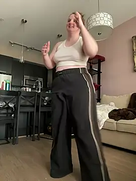 Snapshot of GingerSnap33 chatting on 04-24-26, 12:23 GingerSnap33 online show from 04-24-26, 12:23