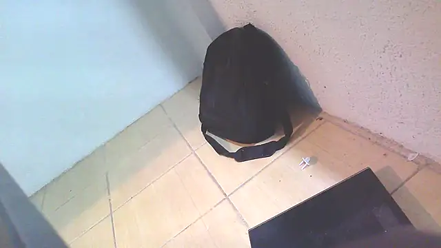 carolinesampaio online show from 03-07-25, 05:18