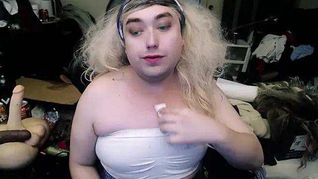 Snapshot of Chrissie_Ohna chatting on 02-10-25, 06:03 Chrissie Ohna online show from 02-10-25, 06:03