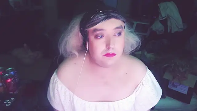 Snapshot of Chrissie_Ohna chatting on 02-08-25, 12:39 Chrissie Ohna online show from 02-08-25, 12:39