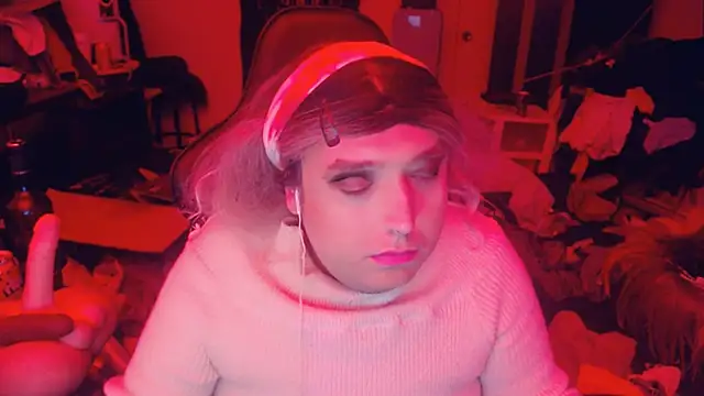 Snapshot of Chrissie_Ohna chatting on 02-11-25, 02:02 Chrissie Ohna online show from 02-11-25, 02:02