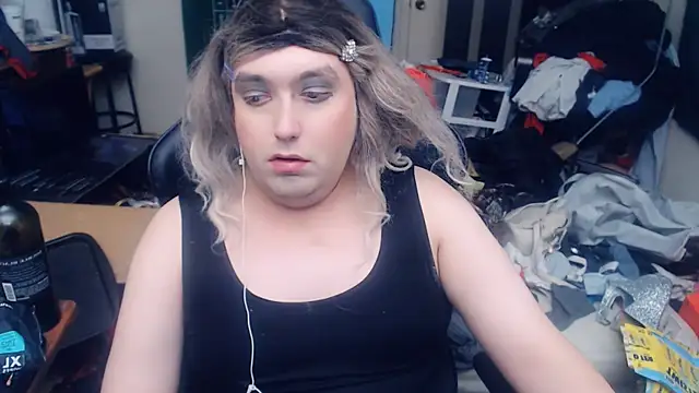 Snapshot of Chrissie_Ohna chatting on 02-07-25, 02:58 Chrissie Ohna online show from 02-07-25, 02:58