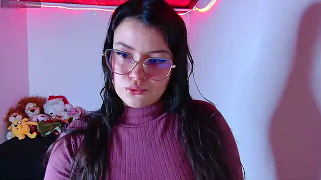 juli05star20 online show from 12-18-25, 04:06