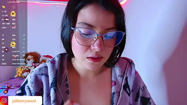 juli05star20 online show from 11-28-25, 12:00