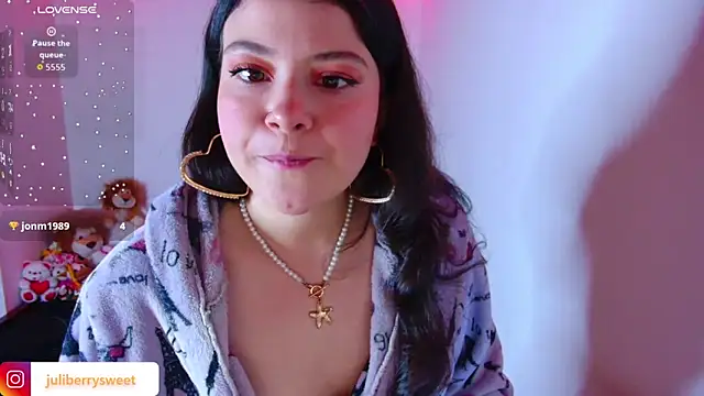 juli05star20 online show from 11-13-25, 01:42