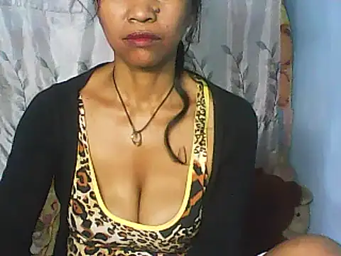 Snapshot of nene_belle chatting on 03-18-25, 01:01 nene belle online show from 03-18-25, 01:01
