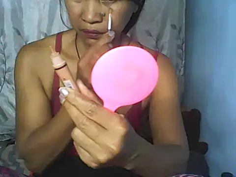 Snapshot of nene_belle chatting on 10-16-25, 06:43 nene belle online show from 10-16-25, 06:43