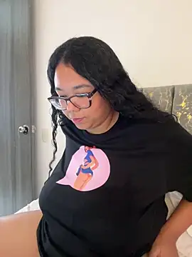 Snapshot of XMara chatting on 02-02-26, 05:01 XMara online show from 02-02-26, 05:01