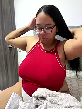 Snapshot of XMara chatting on 01-16-26, 05:06 XMara online show from 01-16-26, 05:06