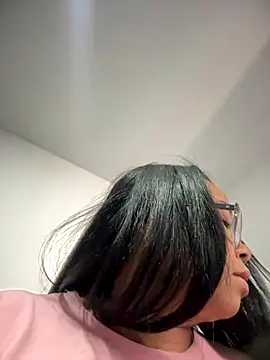 XMara online show from 10-28-25, 06:51