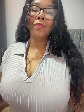 Snapshot of XMara chatting on 03-02-26, 04:25 XMara online show from 03-02-26, 04:25