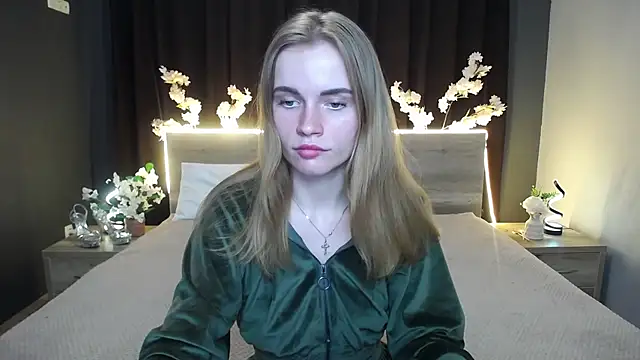 Snapshot of MargaritaKiss chatting on 04-17-26, 06:44 MargaritaKiss online show from 04-17-26, 06:44