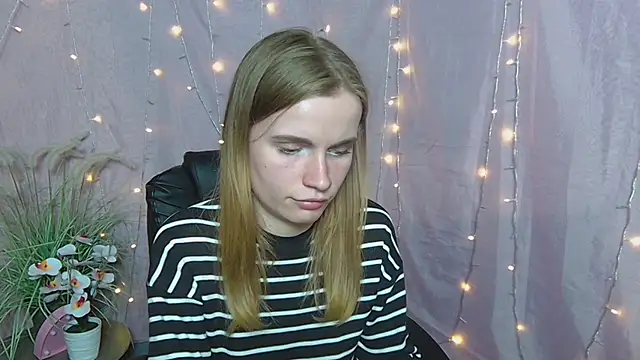 Snapshot of MargaritaKiss chatting on 04-23-26, 07:37 MargaritaKiss online show from 04-23-26, 07:37