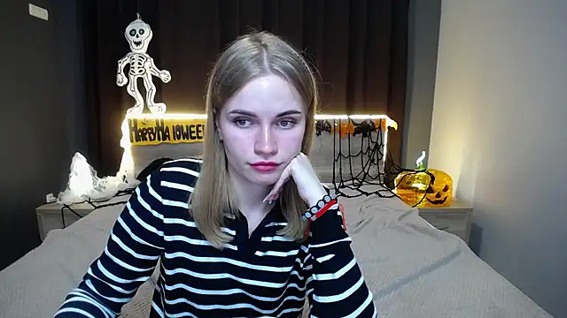 Snapshot of MargaritaKiss chatting on 10-19-25, 07:05 MargaritaKiss online show from 10-19-25, 07:05