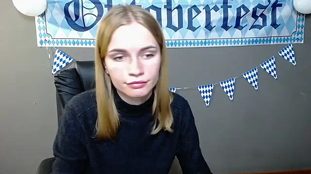 Snapshot of MargaritaKiss chatting on 09-28-25, 07:21 MargaritaKiss online show from 09-28-25, 07:21