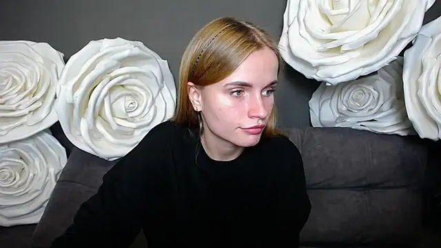 Snapshot of MargaritaKiss chatting on 10-11-25, 07:15 MargaritaKiss online show from 10-11-25, 07:15