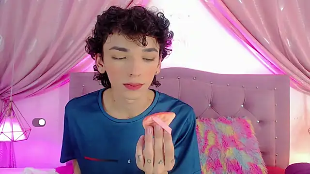 Snapshot of SexyJuliii21 chatting on 02-02-25, 05:21 SexyJuliii21 online show from 02-02-25, 05:21
