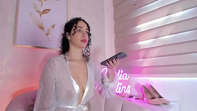 thaliacollins online show from 09-23-25, 02:24