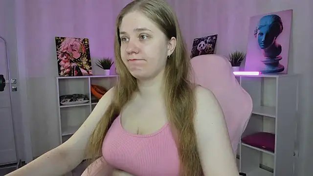 Snapshot of Megan_Violer chatting on 06-25-26, 05:18 Megan Violer online show from 06-25-26, 05:18