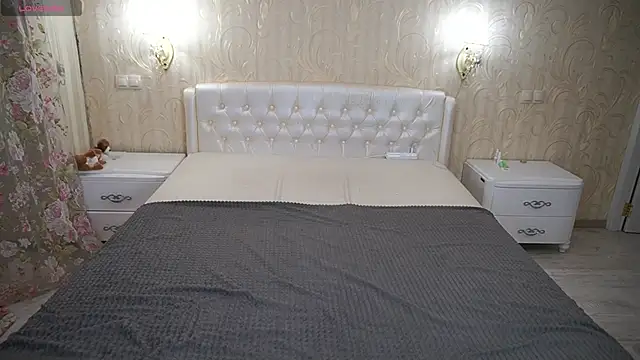 LunaaMayy online show from 10-27-25, 11:27