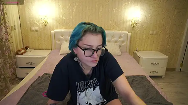 LunaaMayy online show from 11-16-25, 10:35