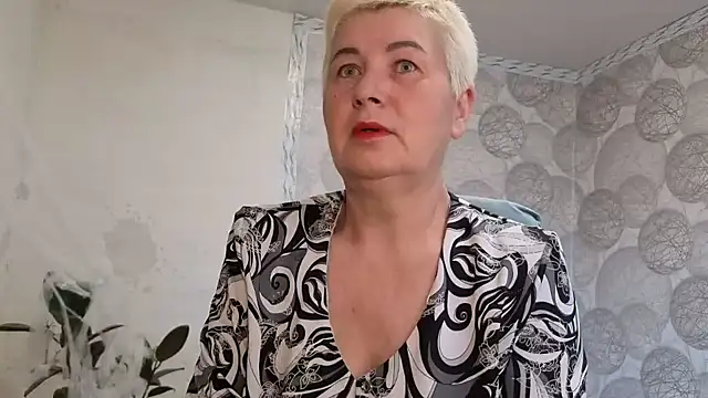 NicoleOlla online show from 10-29-25, 03:27