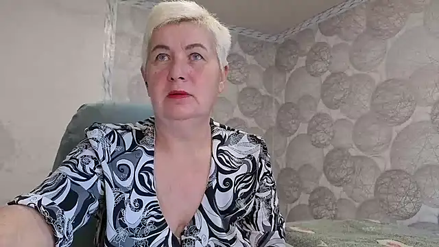 NicoleOlla online show from 10-30-25, 02:54