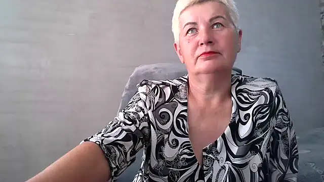 NicoleOlla online show from 09-26-25, 01:56