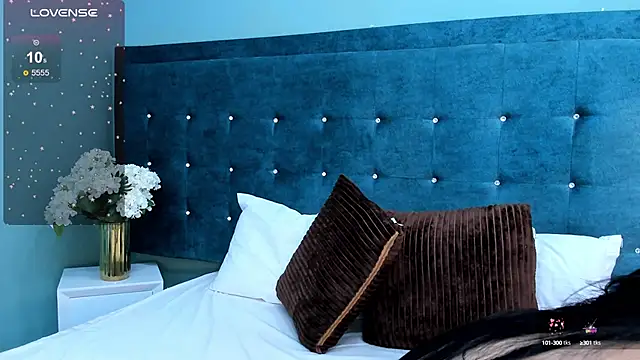 Snapshot of Miss_Ambeer chatting on 03-06-25, 11:36 Miss Ambeer online show from 03-06-25, 11:36