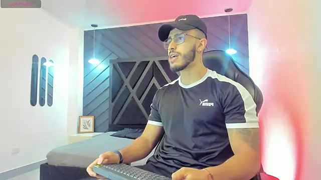 Liam Kleiin online show from 11-15-25, 11:25