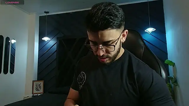 Snapshot of Liam_Kleiin chatting on 03-30-26, 11:33 Liam Kleiin online show from 03-30-26, 11:33