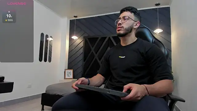 Liam Kleiin online show from 10-27-25, 11:44