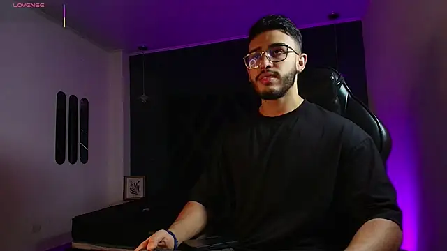 Snapshot of Liam_Kleiin chatting on 04-09-26, 11:27 Liam Kleiin online show from 04-09-26, 11:27