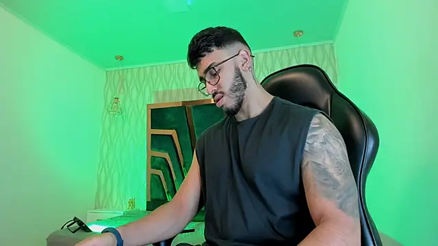 Liam Kleiin online show from 11-26-25, 11:21